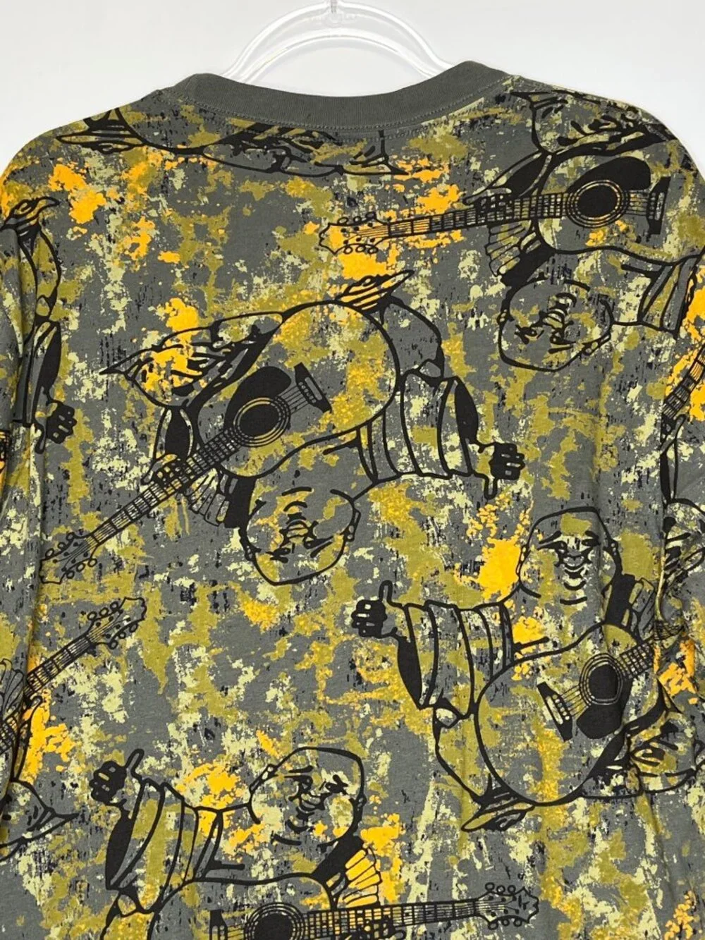 True Religion Buddha Camo T Shirt Mens Large Guitar Graphic Logo Patch Tee